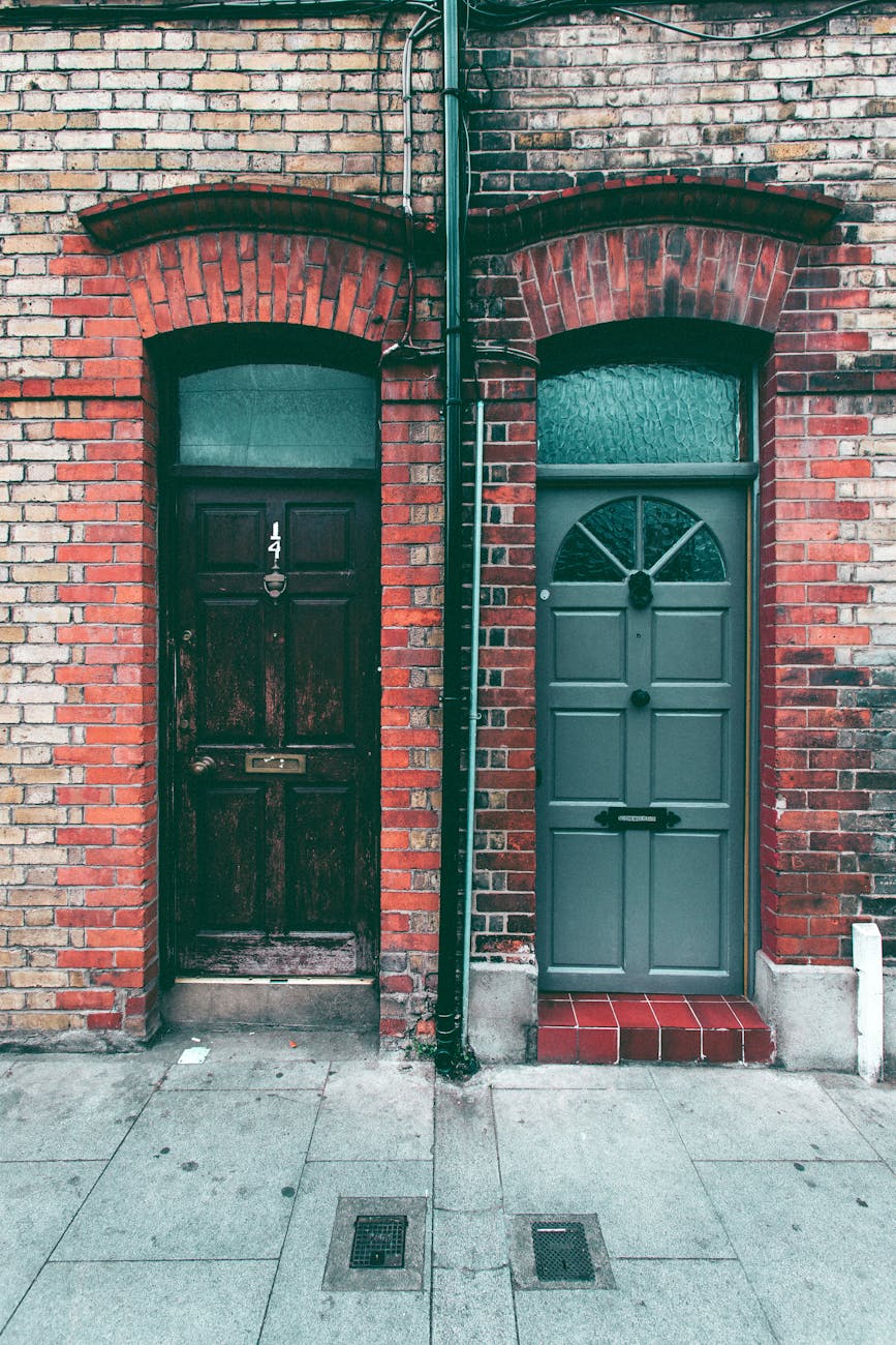 Ireland’s Deportation Flights and Anti-Immigration Protests: Navigating a Divided Nation in 2025